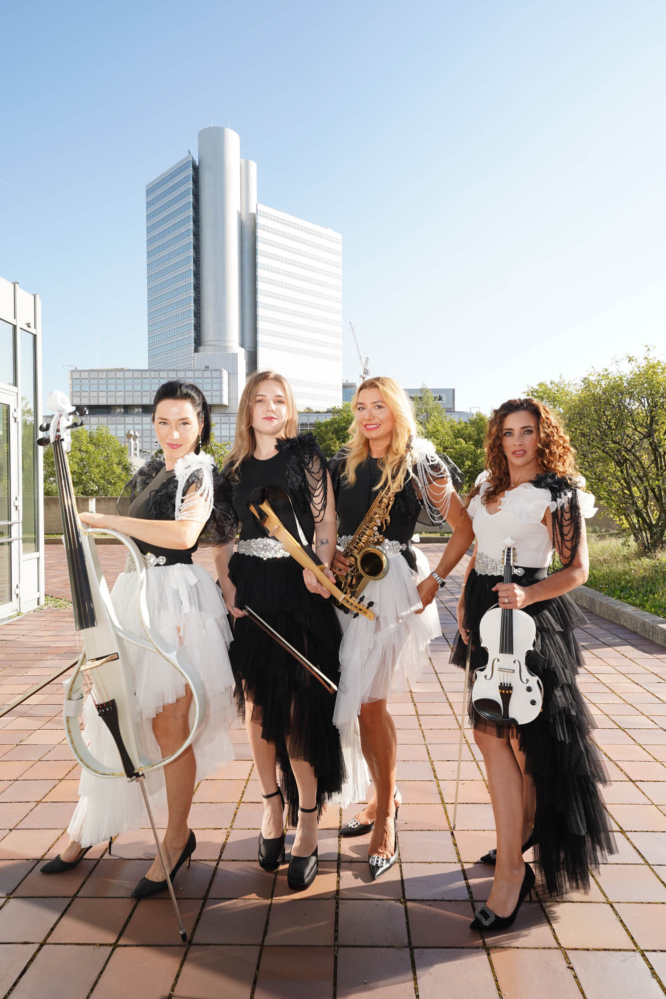 Sax & Strings live act with saxophone, violin and cello for corporate events and client receptions in Munich