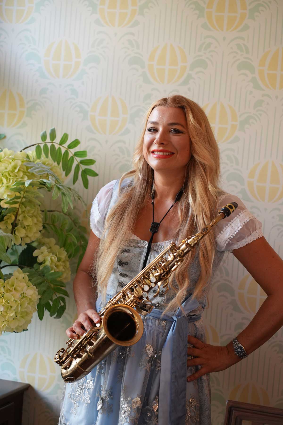 German Oktoberfest band for a corporate party in Munich with singers and live saxophone