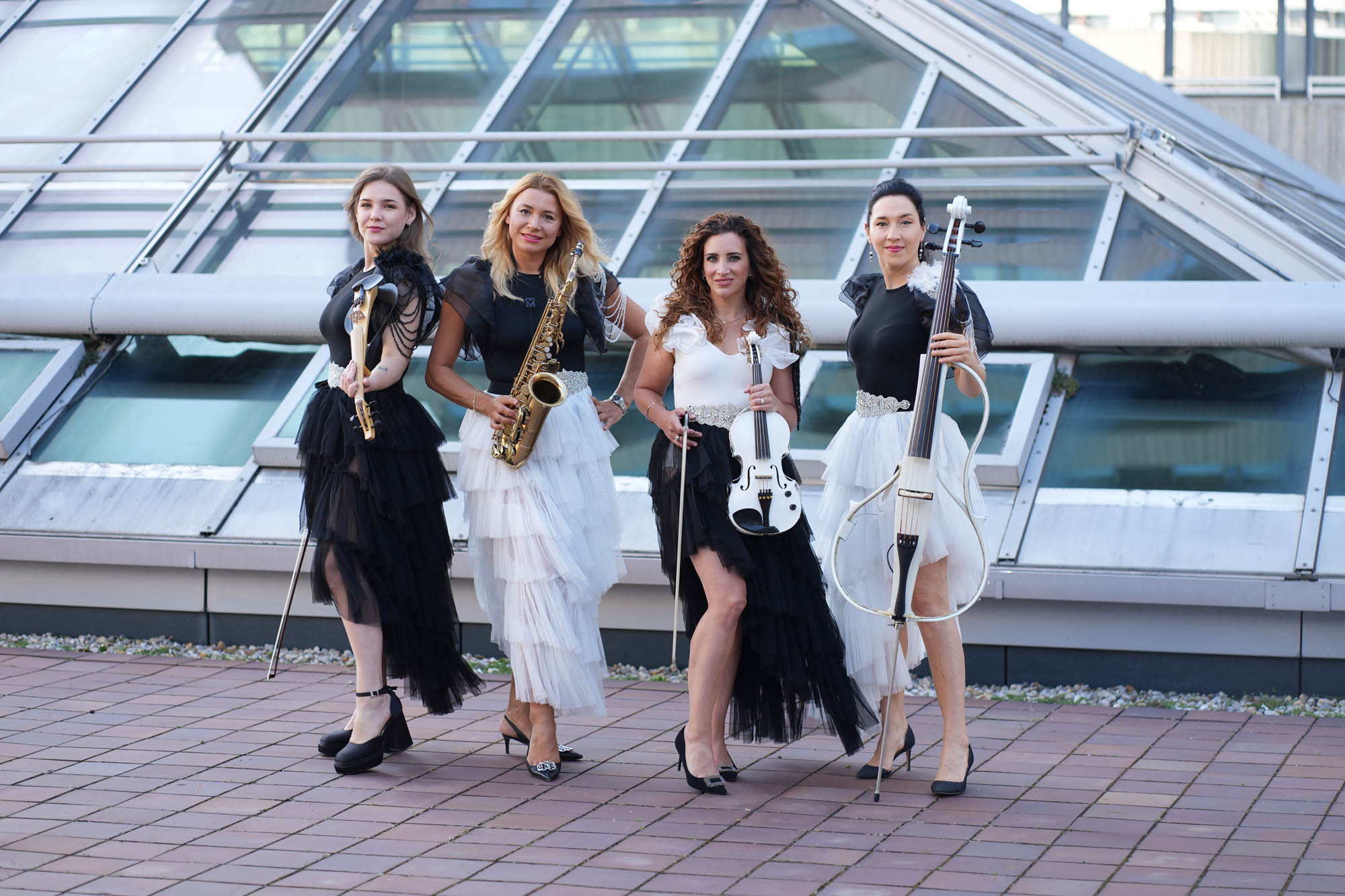 Sax & Strings with saxophone, violin and cello as live music for trade shows and corporate events in Munich