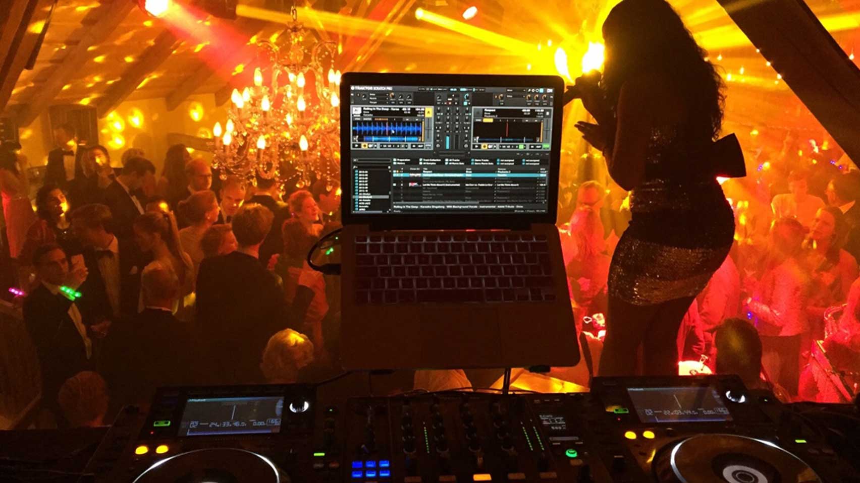 DJane & Live-Saxophonistin – Das Show-Format für moderne Events und Galas