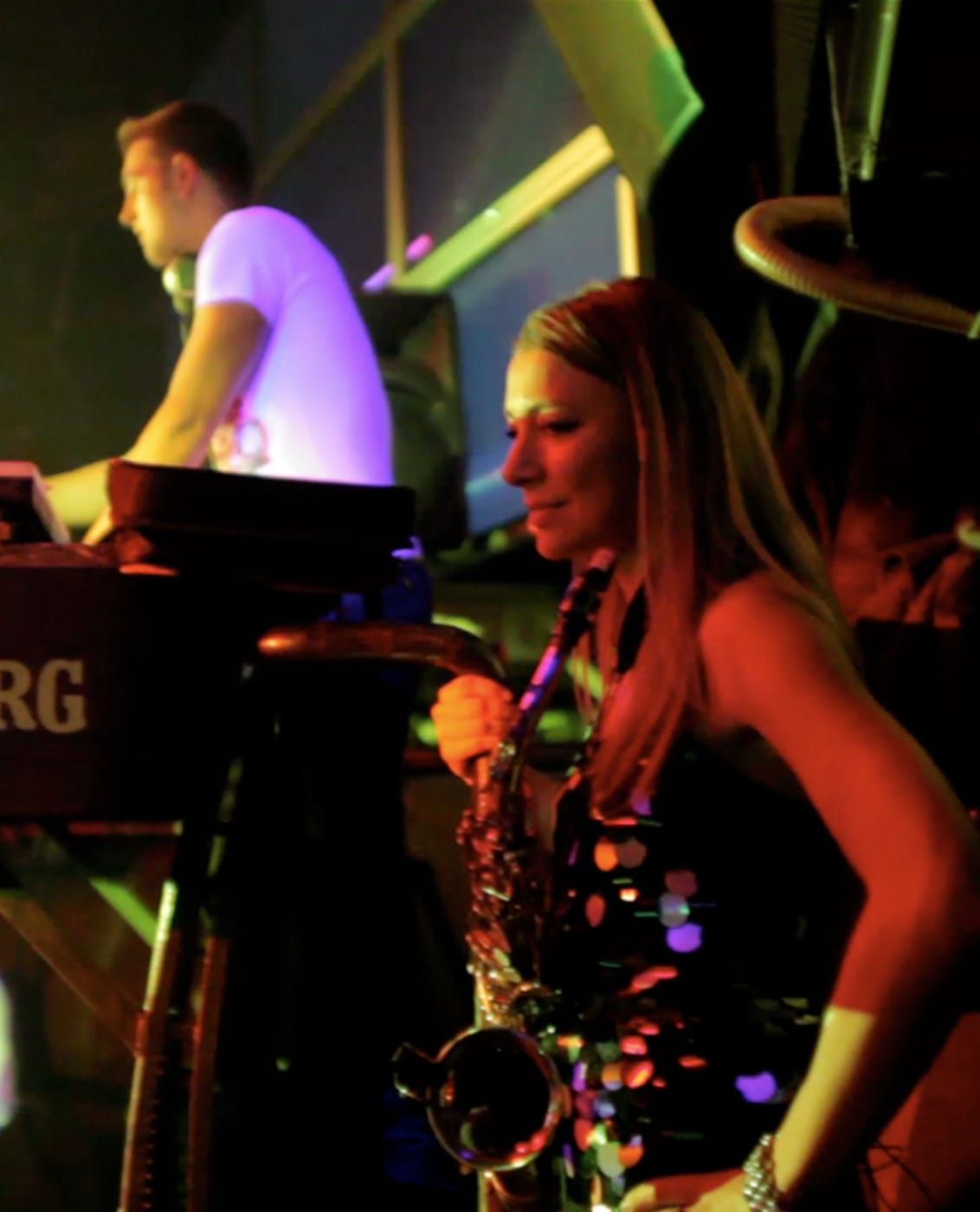 DJ Saxophonistin buchen für Event