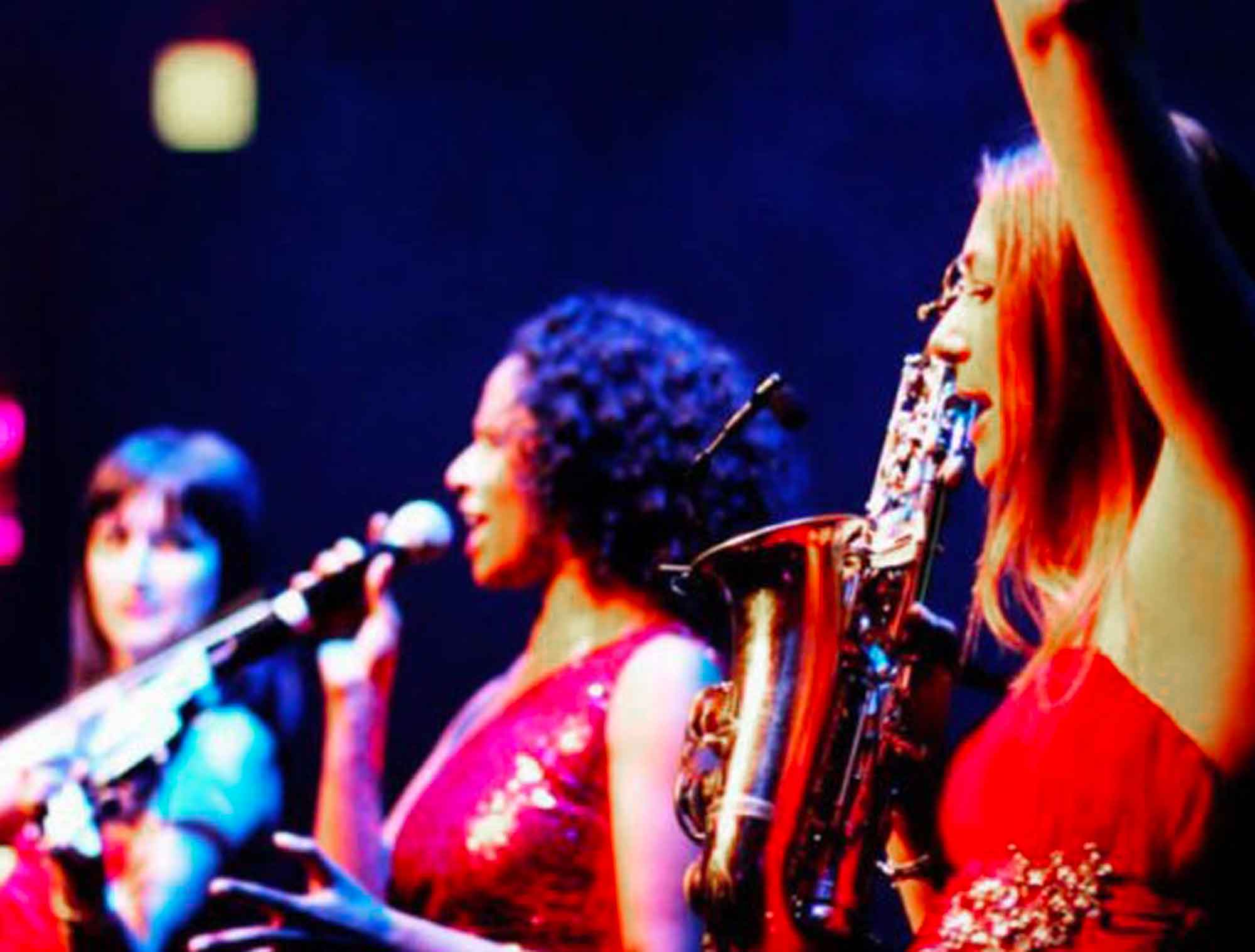 Elegant wedding music with saxophonist and live music for wedding in Munich