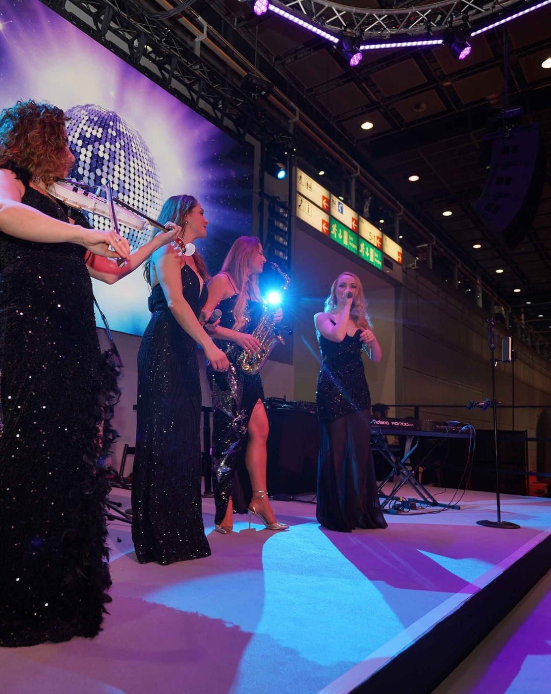 Partyband bei Standparty auf Messe Berlin