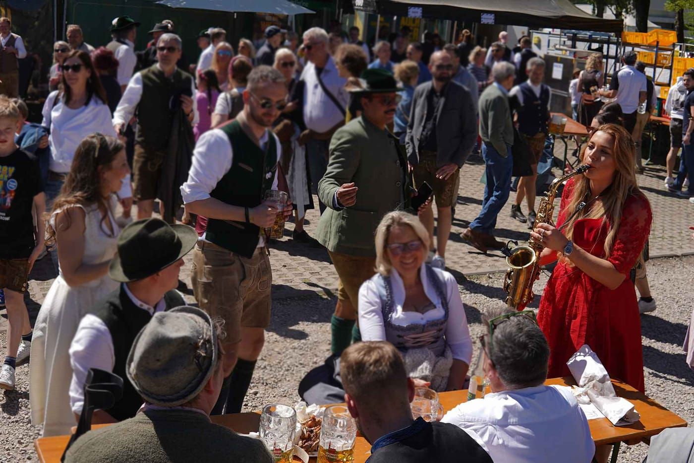 Oktoberfest show saxophonist Natalie Marchenko Wiesn Munich