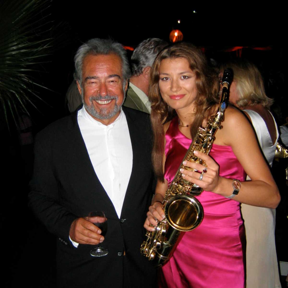 Saxophonistin Hurriyet Referenzen