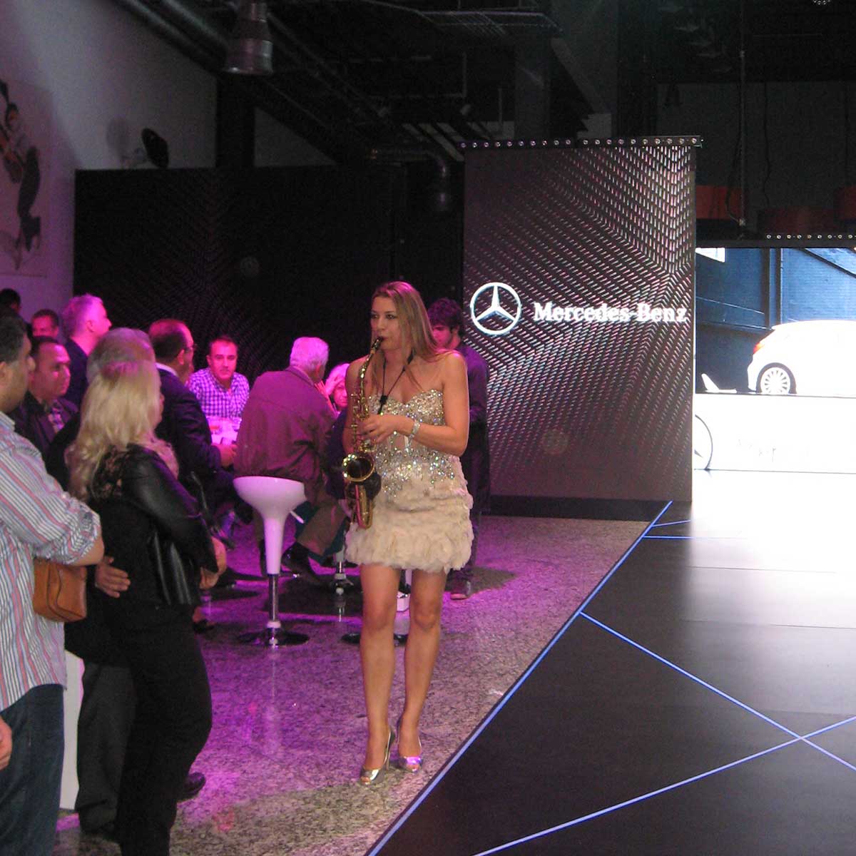 Saxophonistin Mercedes-Benz Fashionshow