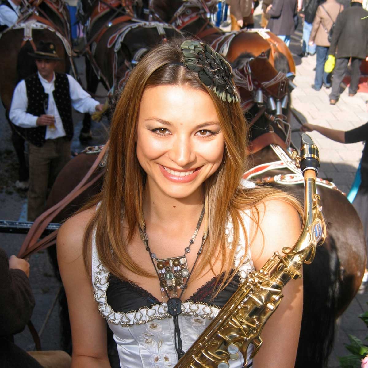 Saxophonistin Wiesn Einzug